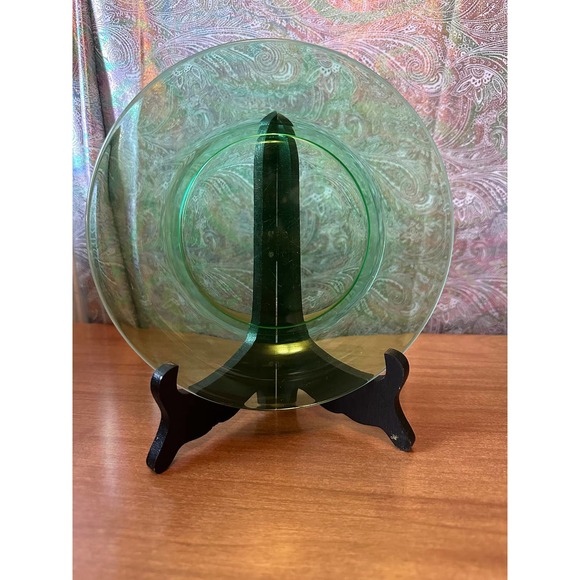 Vintage 7 1/2” uranium glass luncheon plate - Picture 7 of 10